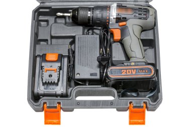 Bir kasada akülü matkap