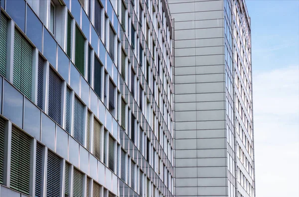 Fachada Moderno Edificio Apartamentos Cielo Azul — Foto de Stock