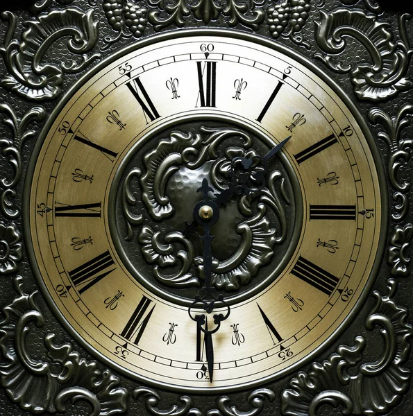 時間の概念 古い時計 腕時計の文字盤 — ストック写真