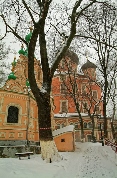 Una Chiesa ortodossa a Mosca — Foto Stock