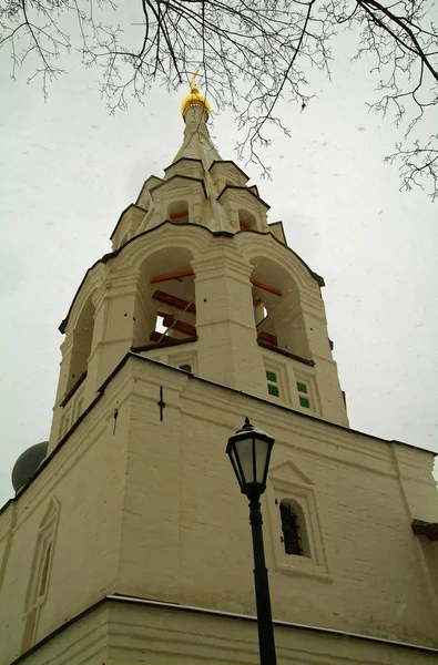 Walk on the Moscow monastery — Stock Photo, Image