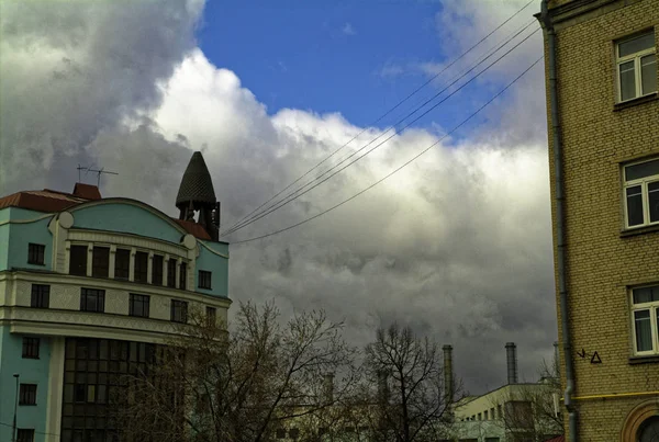 Moskova 'daki eski bina. — Stok fotoğraf