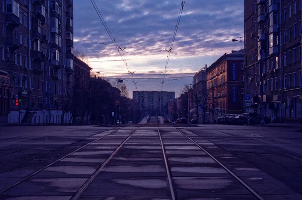 Tramvajové tratě za svítání v Moskvě — Stock fotografie