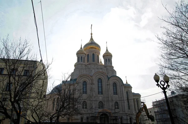 Église orthodoxe à Moscou au printemps — Photo