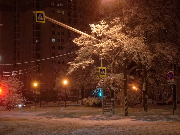 在莫斯科的夜晚大雪 — 图库照片