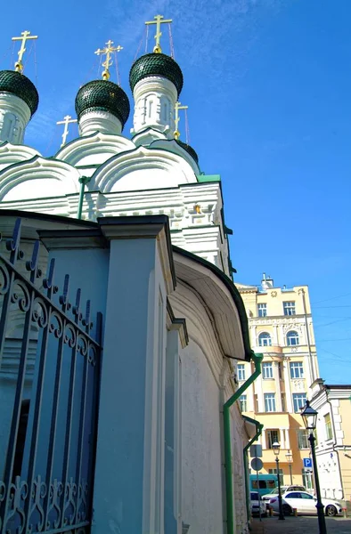 kar-beyaz Ortodoks Kilisesi, Moskova Merkezi