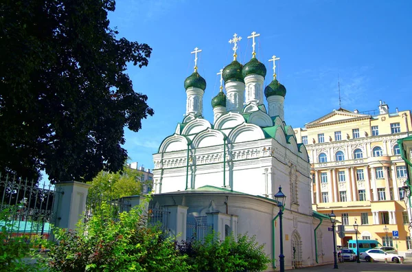 kar-beyaz Ortodoks Kilisesi, Moskova Merkezi