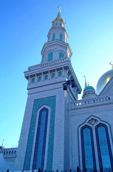 A maior parte da mesquita de Moscou no fundo do céu azul — Fotografia de Stock