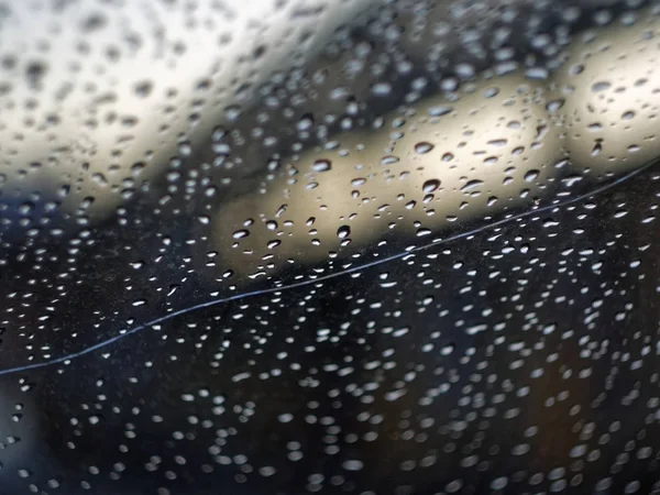 Капли Дождя Стекают Стеклу Машины Русси — стоковое фото