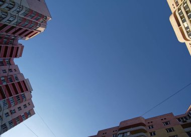 iki modern evler, Mosco arasında avlu