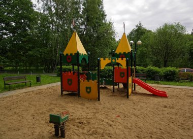 İlkbaharda Park' taki oyun alanı, Mosco