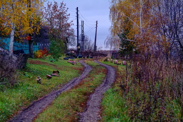 Egy Kis Faluban Esős Ősszel Oroszországban — Stock Fotó