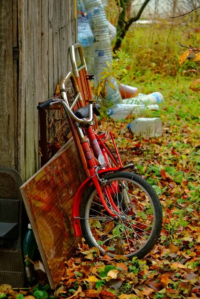 Idade Bicicleta Jardim Outono Rússia — Fotografia de Stock