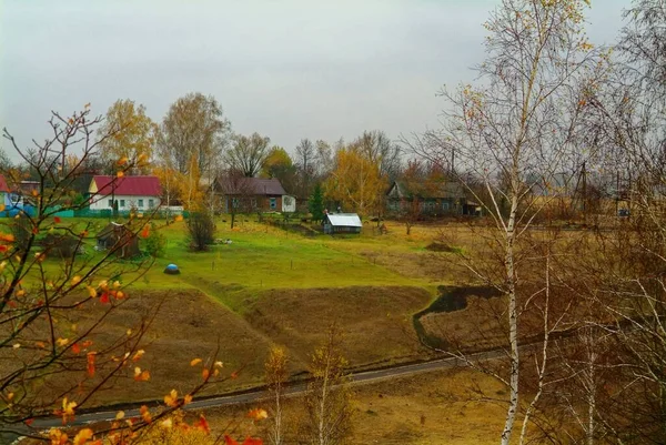 Маленькая Деревня Пасмурной Осени Россия — стоковое фото