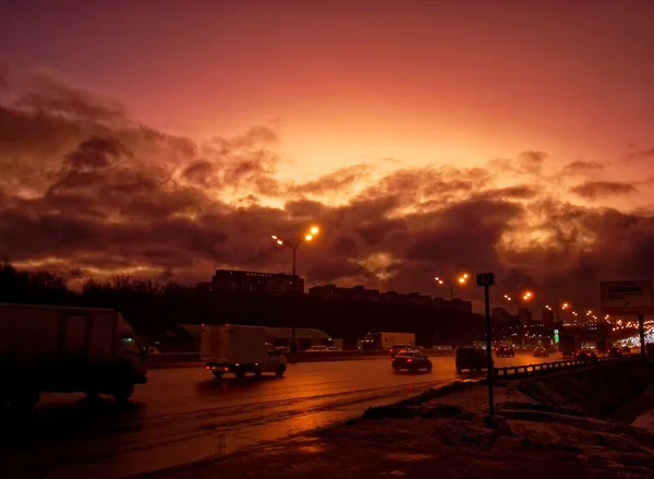 Красочный Восход Солнца Над Дорогой Зимой Москва — стоковое фото