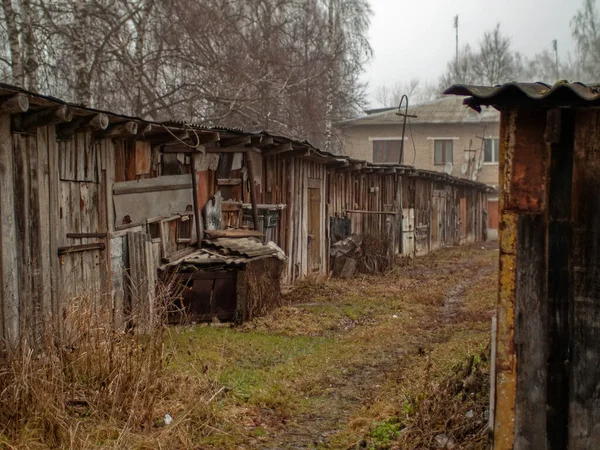 Oude Schuren Het Dorp Van Herfst Rusland — Stockfoto