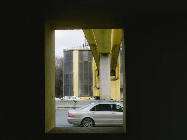 Fußgängerüberweg über die Straße — Stockfoto