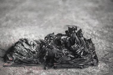 Kül defterine yanmış