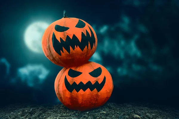 Két Halloween Tök Halloween Éjszakáján — Stock Fotó