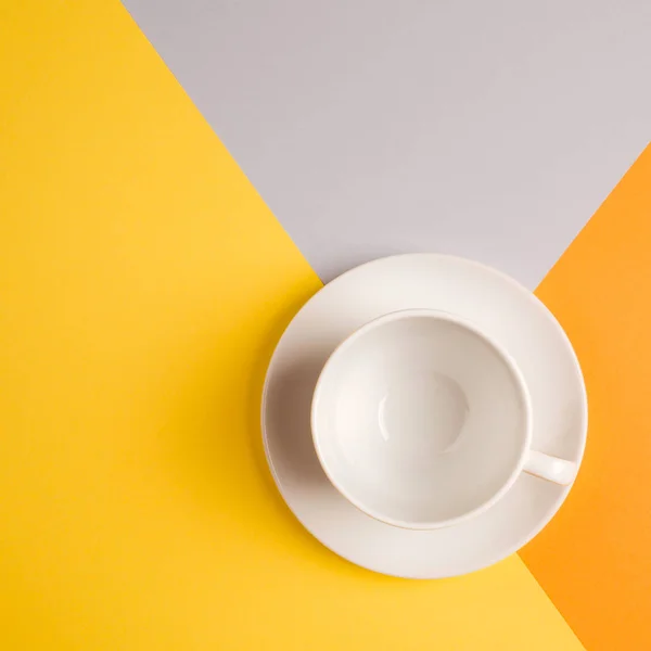 Weiße Leere Kaffeetasse Auf Hellem Gelb Orange Beige Grauem Hintergrund — Stockfoto