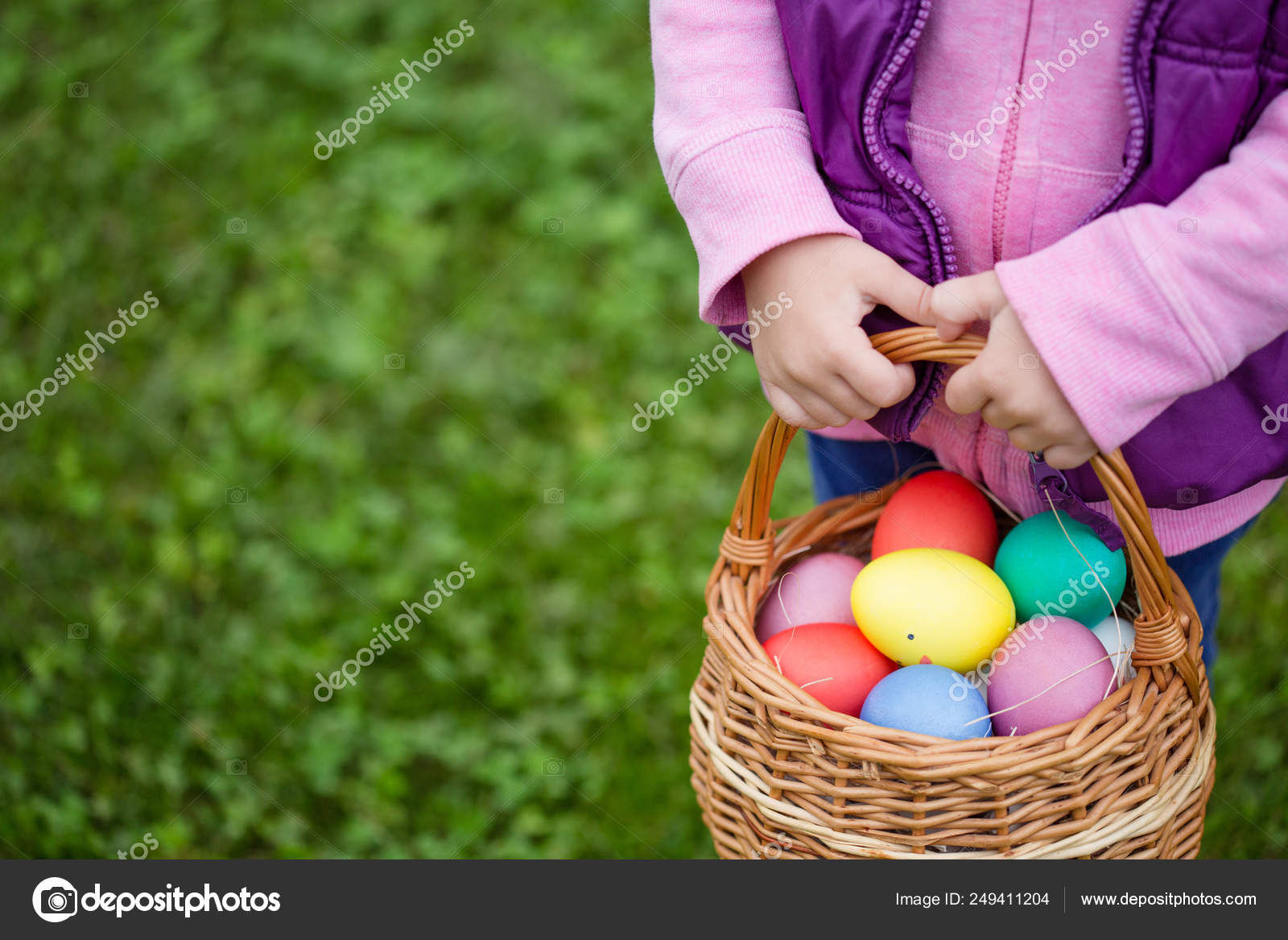 girls easter eggs