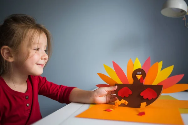 Pappershantverk För Barn Diy Turkiet Gjort För Tacksägelsedagen Skapa Konst — Stockfoto