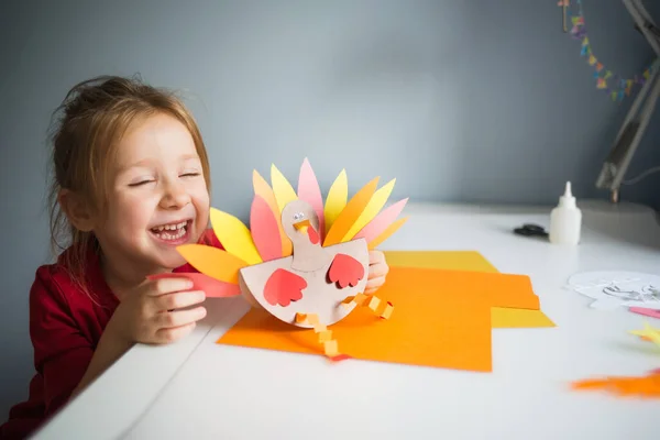 Çocuklar Için Kağıt Işi Şükran Günü Için Yapılmış Hindiler Çocuklar — Stok fotoğraf