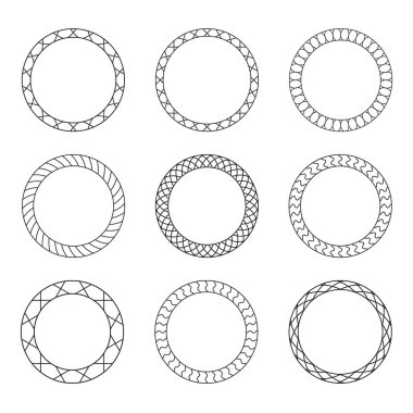 Süslü siyah klasik dairesel çerçeveler. Bir takım soyut siyah semboller. Retro pankart koleksiyonu. Bilgi ve metin için boş şablonları daire içine al.