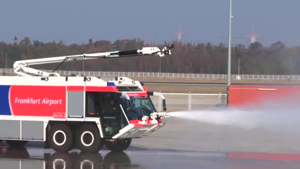 Francfort Allemagne Octobre 2018 Accident Aéroport Simba Mannequin Avion Flammes — Video