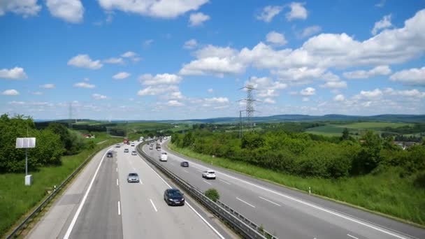 Idstein Alemania Mayo 2019 Tráfico Denso Camiones Autopista Alemana Una — Vídeo de stock