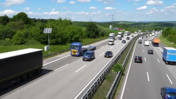 Idstein Mai 2019 Dichter Verkehr Und Lastwagen Auf Der Die — Stockvideo