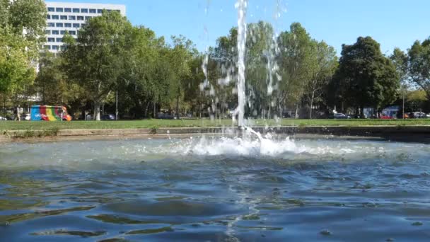 Plan Ralenti Une Fontaine — Video