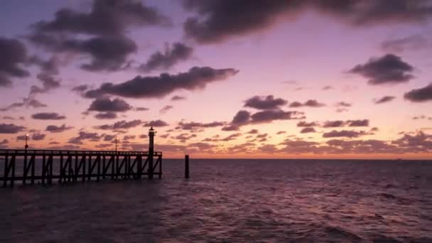 Pier Lighthouse Crepúsculo Mar Norte Bélgica — Vídeo de Stock