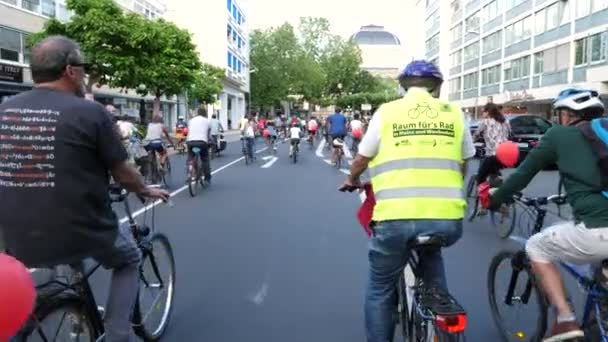 Wiesbaden Germania Giugno 2020 Partecipanti Alla Manifestazione Verkehrswende Manifestano Una — Video Stock