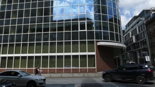 Низькокутний Вид Скляних Фасадів Хмарочосів Франкфурт Німеччина — стокове відео