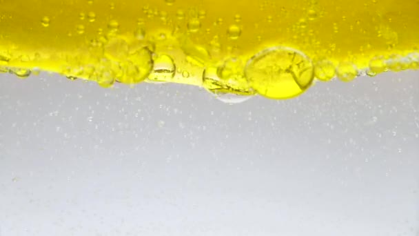 Gotas Aceite Salpicando Agua Primer Plano — Vídeo de stock