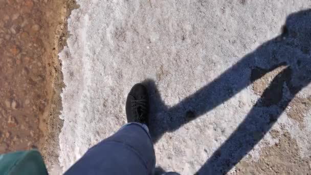 Girl Walks Salt Sand Salt Lake Torrevieja Foam Salt Shore — Stock Video