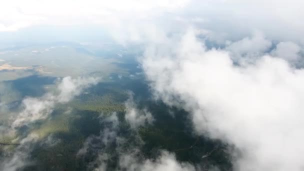 Hoch Den Bergen Der Blick Auf Die Erde Durch Die — Stockvideo