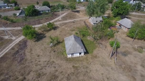 Old One Story House Ukrainian Village Aerial View Drone Flies — Stock Video