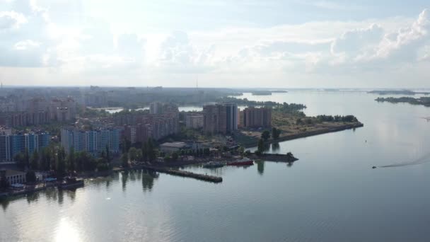 Stille Rivier Dnjepr Wolken Zomer Boven Het Water Een Drone — Stockvideo