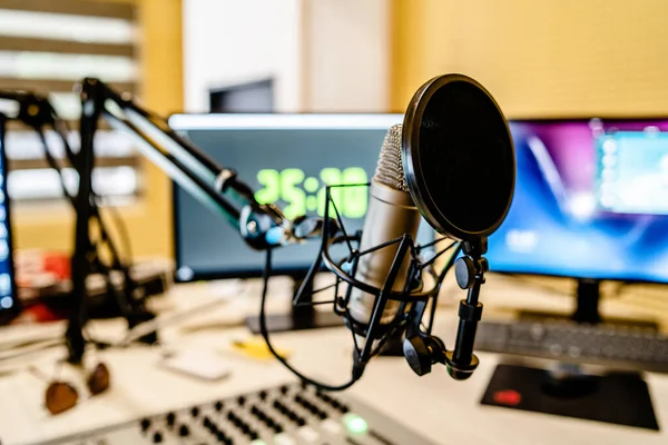 Micrófono Mezclador Estudio Estación Radio Noticias Radiodifusión —  Fotos de Stock