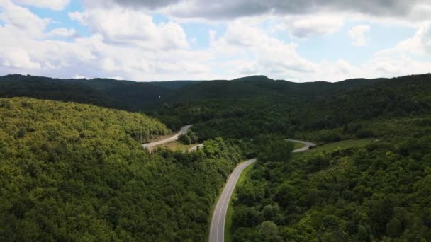 Vista Aérea Drone Imagem Asfalto Estrada Montanha Curvilínea Com Serpentina — Vídeo de Stock