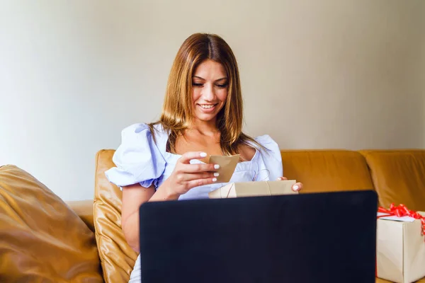 Happy Caucasian Woman Reading Greeting Card Gift Box Present Front — Stock Photo, Image