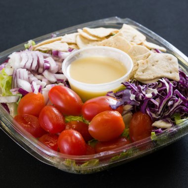 Sağlıklı organik yeşil salata atış kapatmak