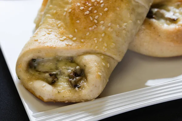 Et ve peynir calzone atış kapatmak