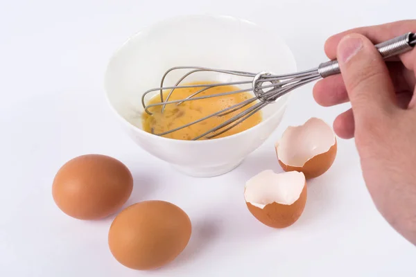 Chef Kok Hand Eieren Witte Kom Witte Keukentafel Zwaaien Koken — Stockfoto