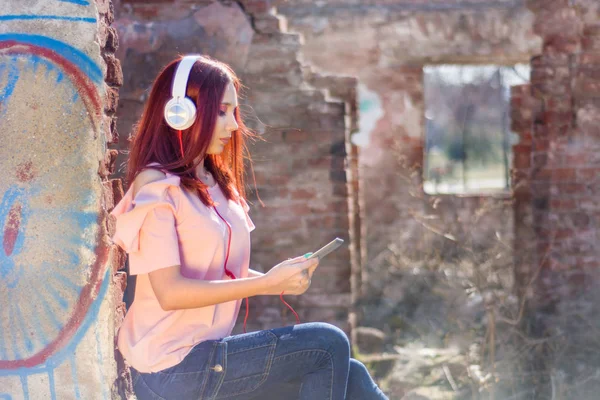 Cute Redhead Teenage Lady Digital Tablet Listening Music Headphones Sittings — Stock Photo, Image