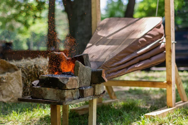 Medieval Bellows Make Fire Coals Sparks Fly Outdoor Blacksmith Tool — Stock Photo, Image