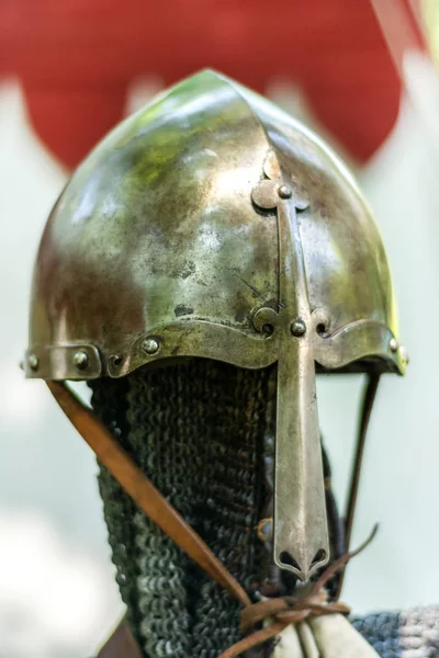 Средневековый Старый Металлический Шлем Трибуне Рыцарские Доспехи Снаряжение Защиты Головы — стоковое фото