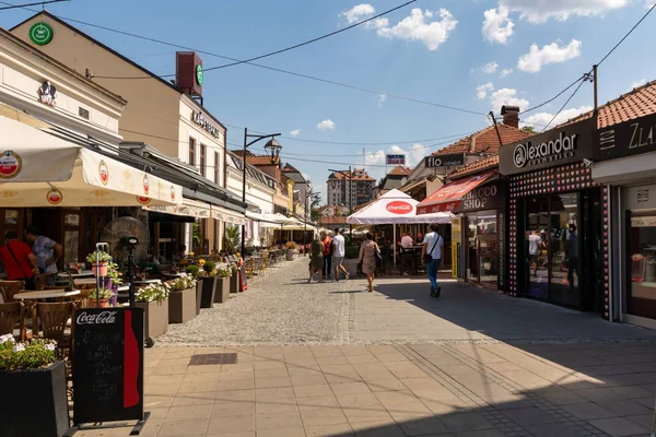 Nis Serbia Sierpnia 2019 Promenada Old Street Kawiarniami Spacerowiczów Lecie — Zdjęcie stockowe
